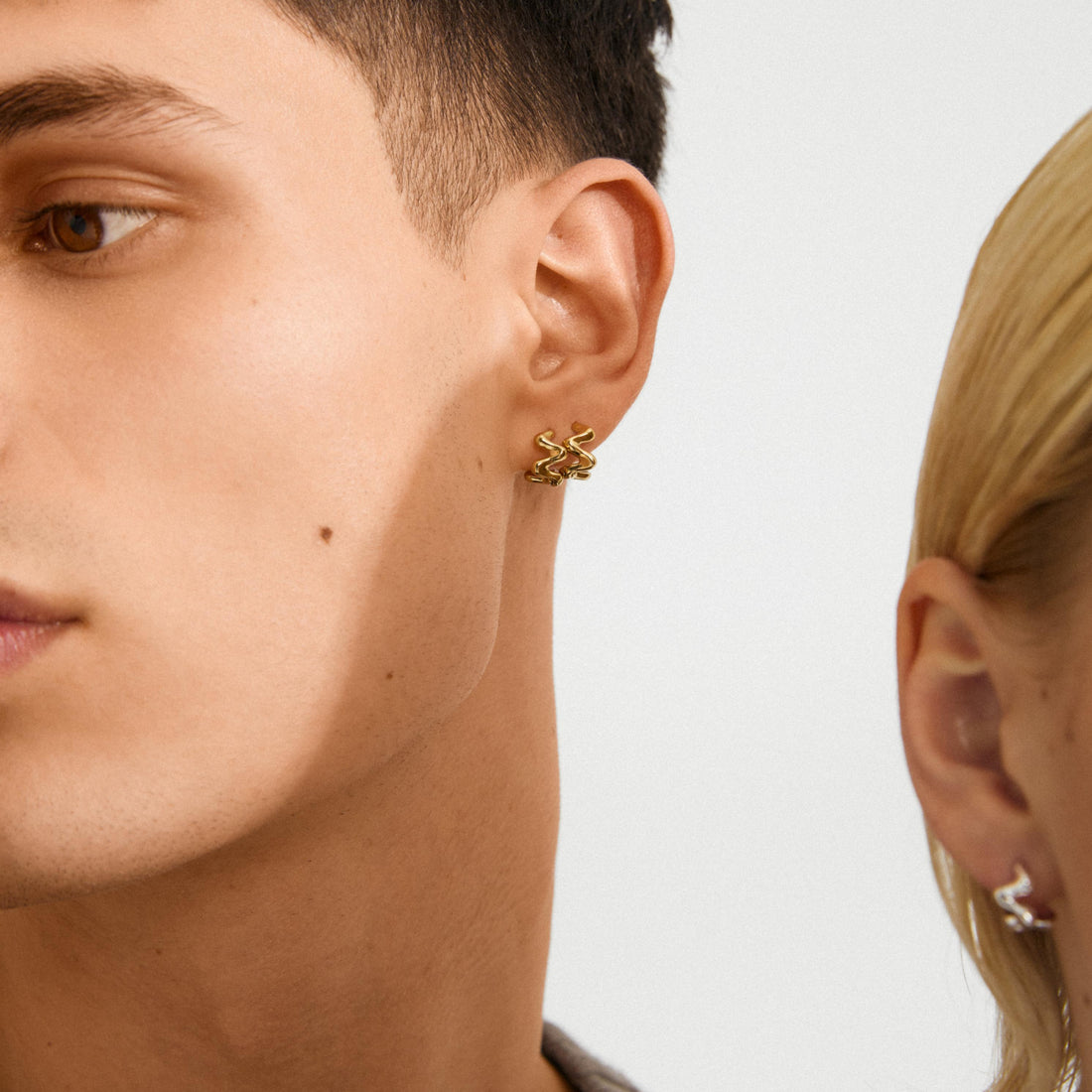 AIKO recycled wavy hoop earrings