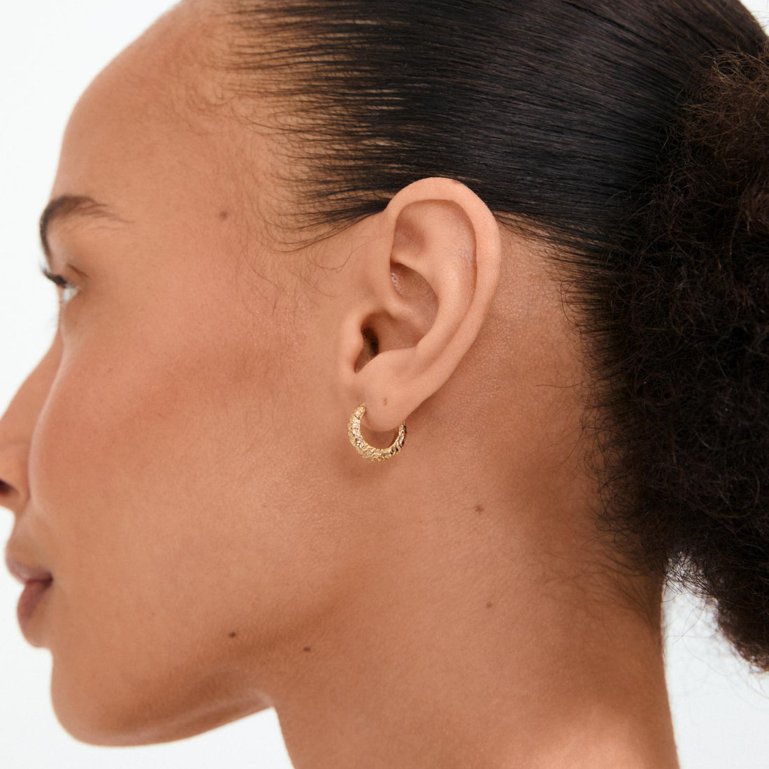 xDEA Etch Recycled Textured Mini Hoop Earrings 14 mm