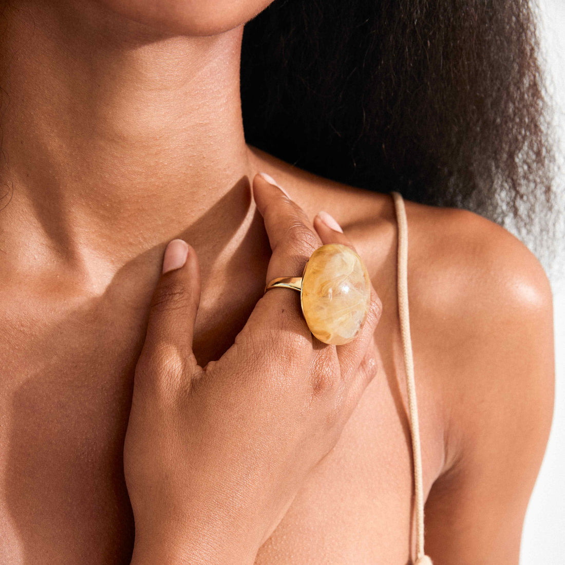 AASE recycled acrylic chunky ring marble beige