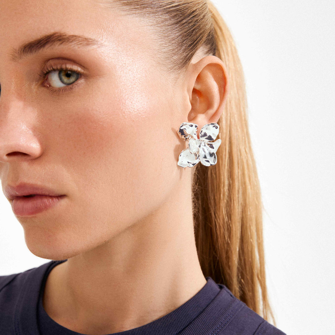 HALEN recycled flower earrings