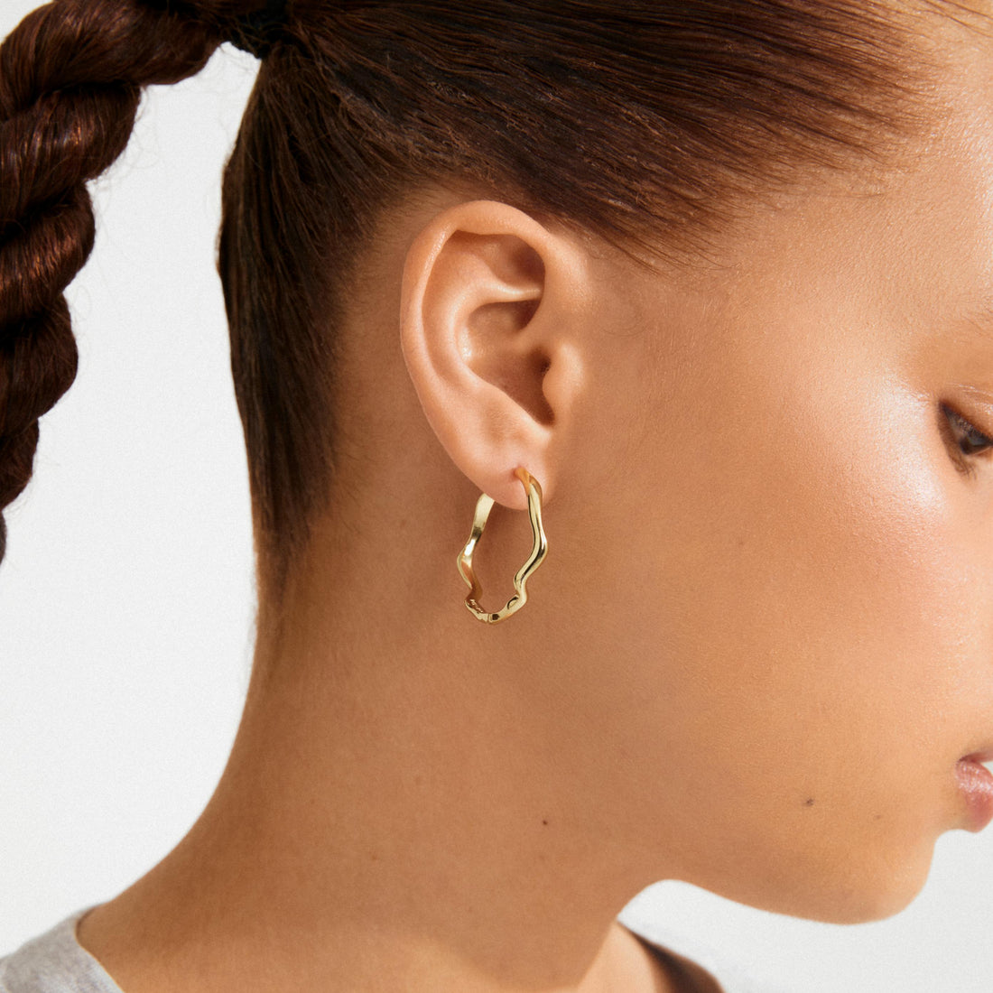 LARKIN recycled wavy hoop earrings