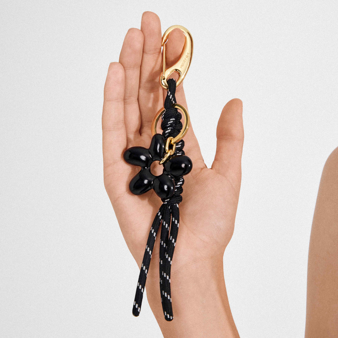 AERUN recycled flower key chain