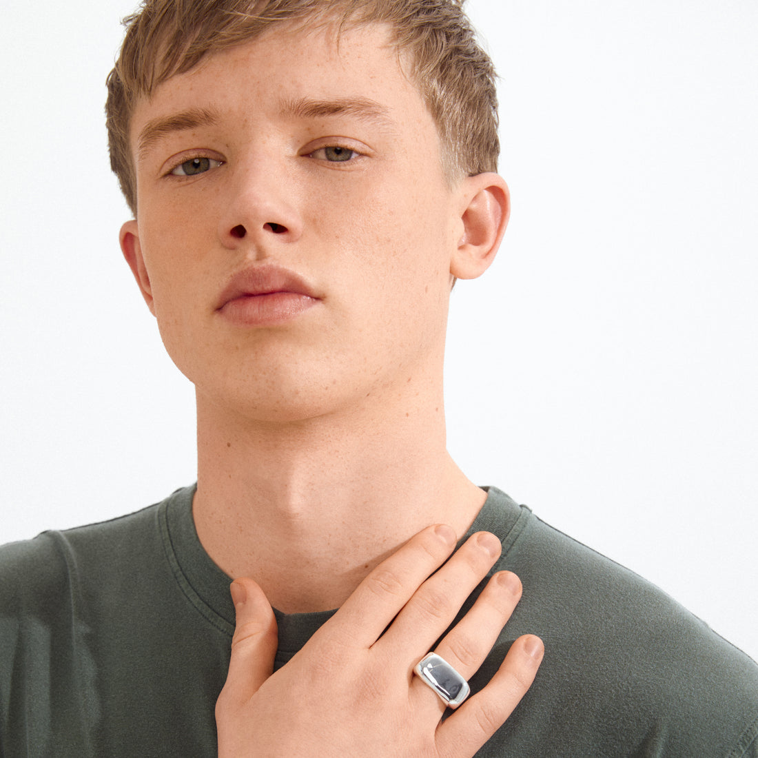 AERO recycled chunky signet ring