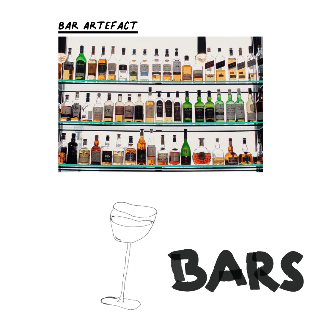 Bar Artefact in Québec City – enjoy crafted cocktails in a historic setting at this stylish bar inside Auberge Saint-Antoine.