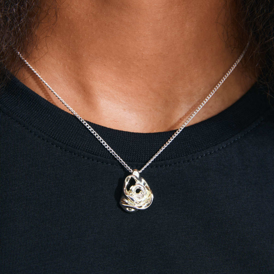 RIYAN COLLIER PENDENTIF ROSE RECYCLÉ