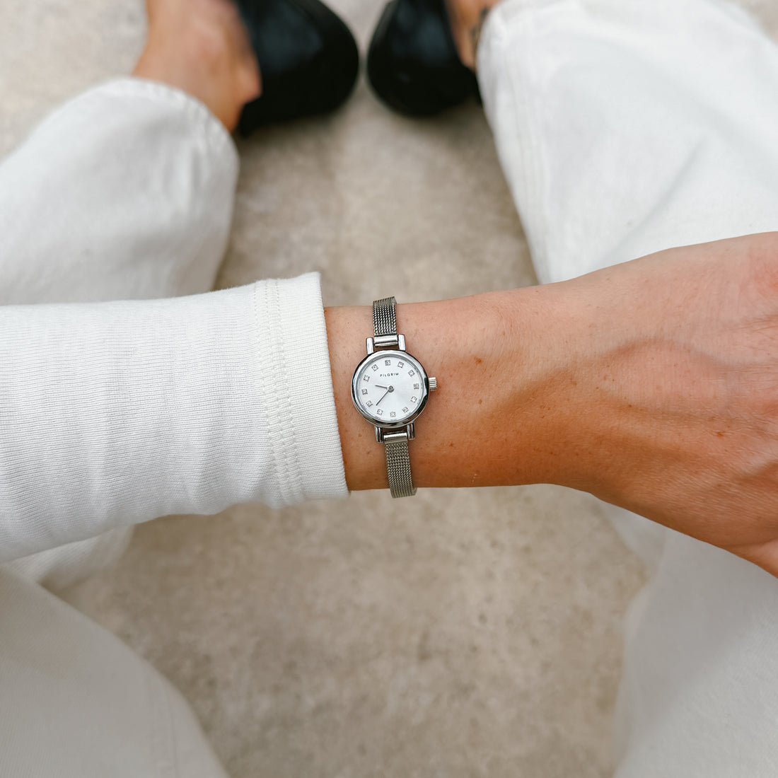 VEGA Iconic Crystal Mesh Watch