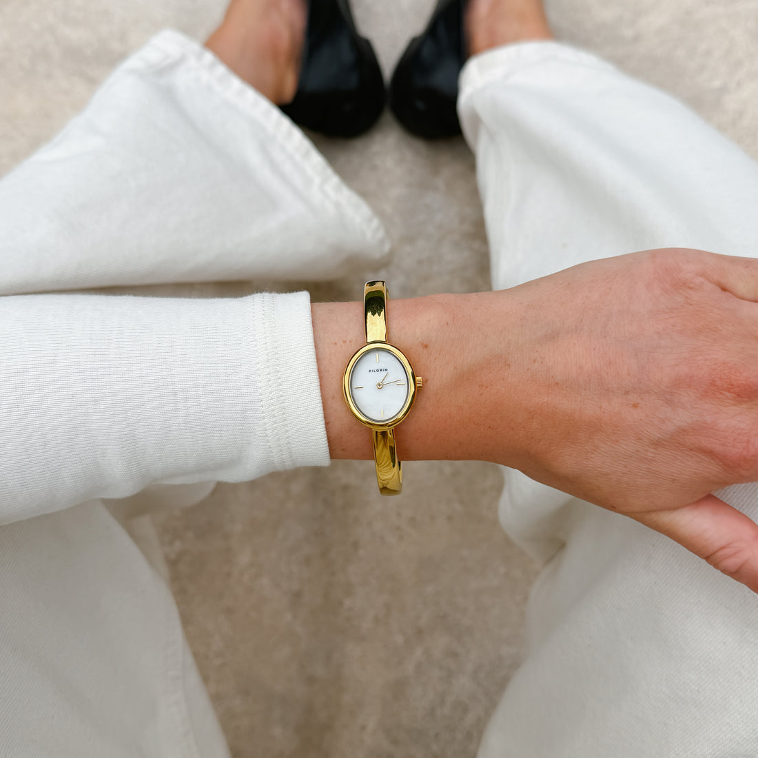 SELENE Montre Moment bracelet rigide ovale